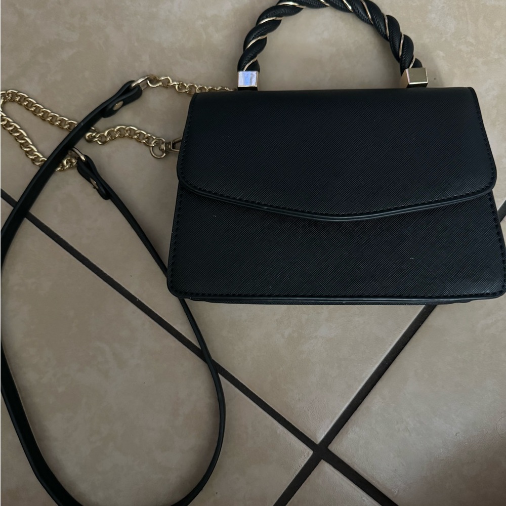 Cute black handbag and crossbody!